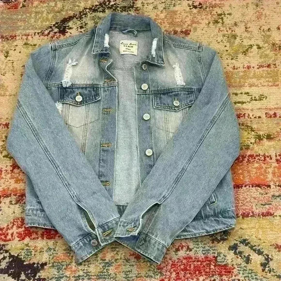 Love Tree Denim Distressed Light-washed Jean Jacket Size Small - Picture 2 of 8
